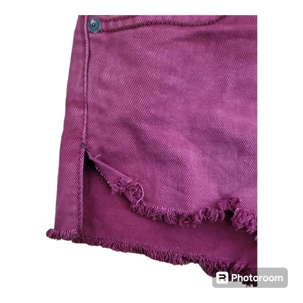 💕Free people maroon denim‎ raw hem shorts